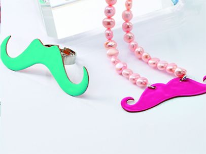 Make Moustache Pendant