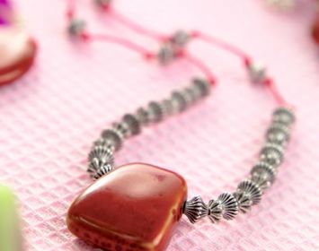 Stylish Natural Necklaces, Earrings & Bracelet Stylish Natural Necklaces, Earrings & Bracelet