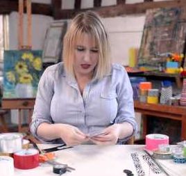 How To Make a Spider Bracelet from Duck Tape How To Make a Spider Bracelet from Duck Tape