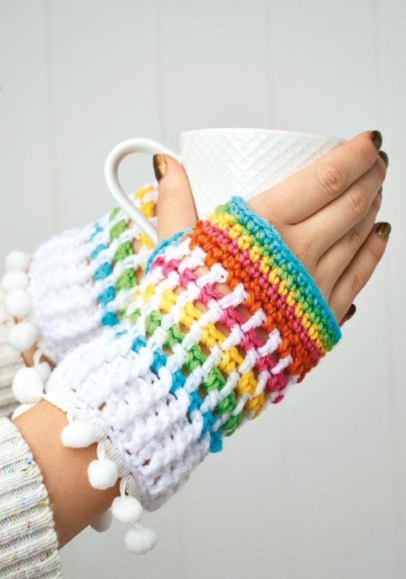 9 Easy Pompom Projects To Make Right Now 9 Easy Pompom Projects To Make Right Now