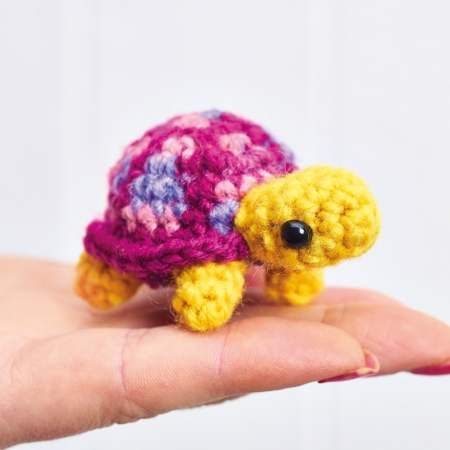12 Crafts to Keep You Busy While Travelling 12 Crafts to Keep You Busy While Travelling