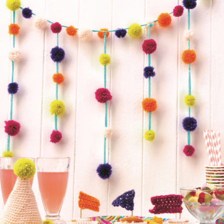 12 Crafts to Keep You Busy While Travelling 12 Crafts to Keep You Busy While Travelling