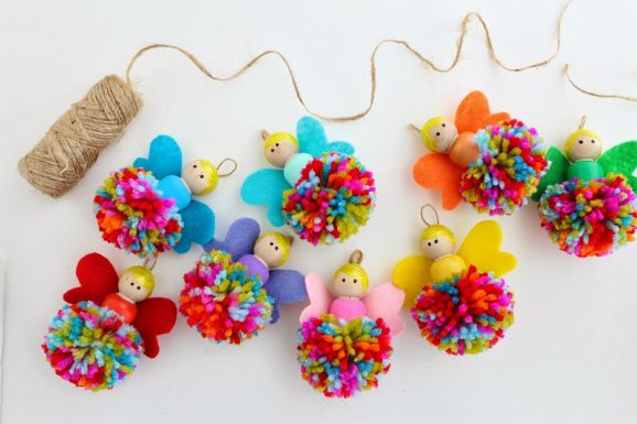 9 Easy Pompom Projects To Make Right Now 9 Easy Pompom Projects To Make Right Now
