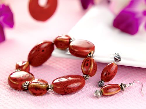 Stylish Natural Necklaces, Earrings & Bracelet