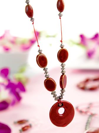 Stylish Natural Necklaces, Earrings & Bracelet