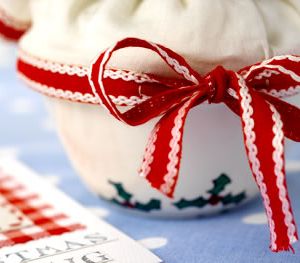 Stitched Gingham Christmas Pudding Card