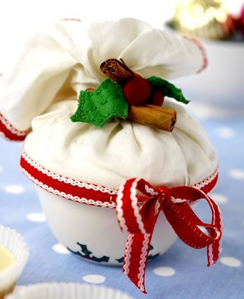 Stitched Gingham Christmas Pudding Card