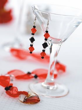 Red & Black Beaded Pendant & Earrings