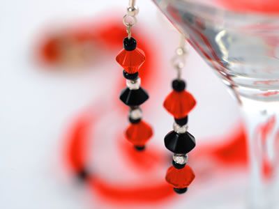 Red & Black Beaded Pendant & Earrings