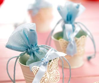 Vintage Ivory Wedding Favour Buckets Vintage Ivory Wedding Favour Buckets