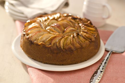 Apple & Cinnamon Cake