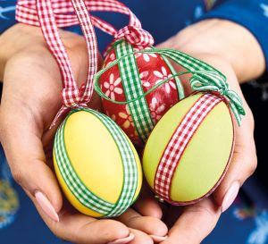 DIY Decorated Eggs