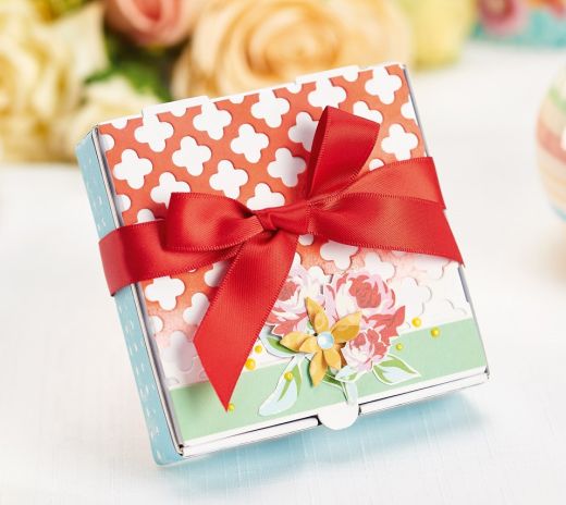 Vintage-Inspired Flower Birthday Cards & Gift Box