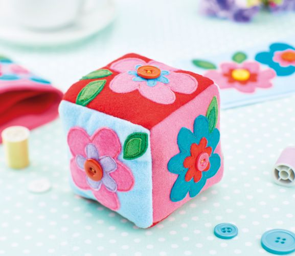 Easy Handmade Floral Sewing Set