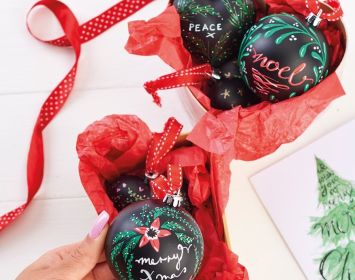 Decorative Calligraphy Baubles & Gift Boxes