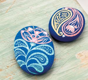 Pebble Painting with POSCA