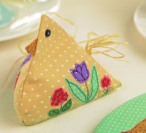 Chicken egg cosy and gift tag