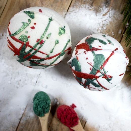 How to Make Christmas Bath Bombs at Home