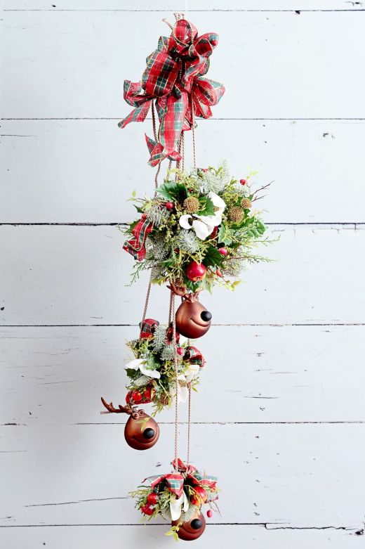 Festive Door Hanger