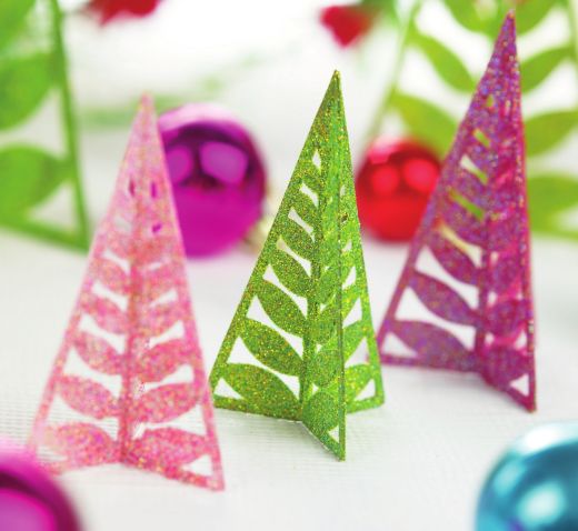 Glitzy Christmas Table Decorations