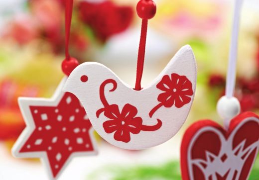 Red and white wooden decs