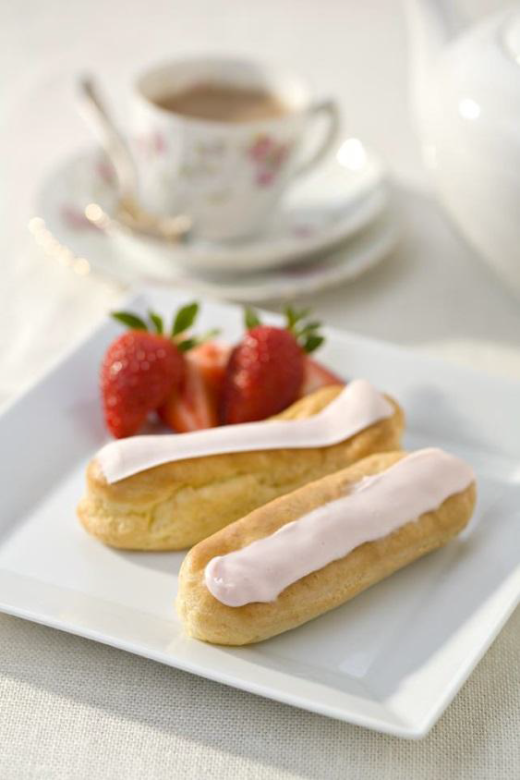 Strawberry Éclairs