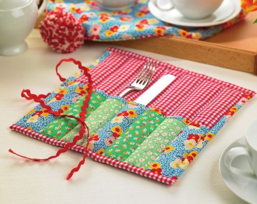 Tea cosy and cutlery holder