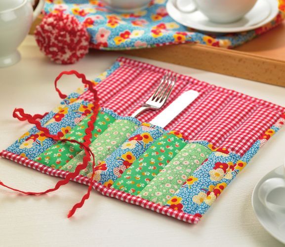 Tea cosy and cutlery holder