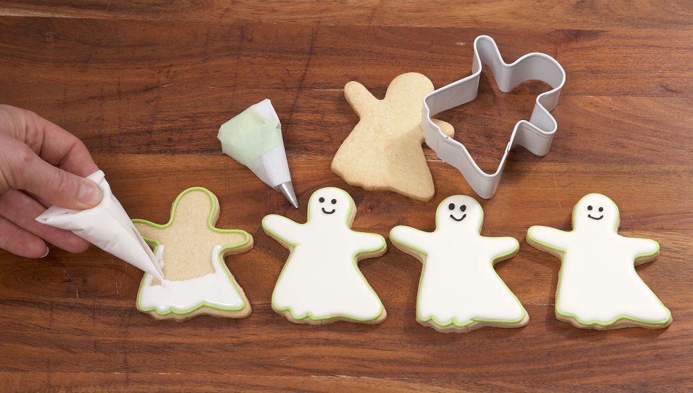 Iced Ghost Biscuits