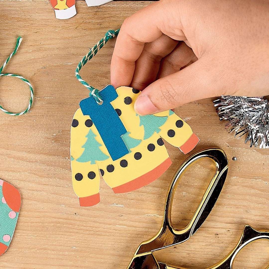 Easy Knitwear Paper Christmas Decorations