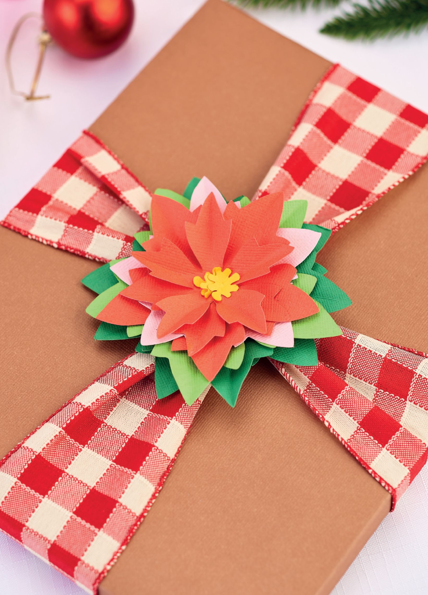 Die-Cut a Poinsettia Set