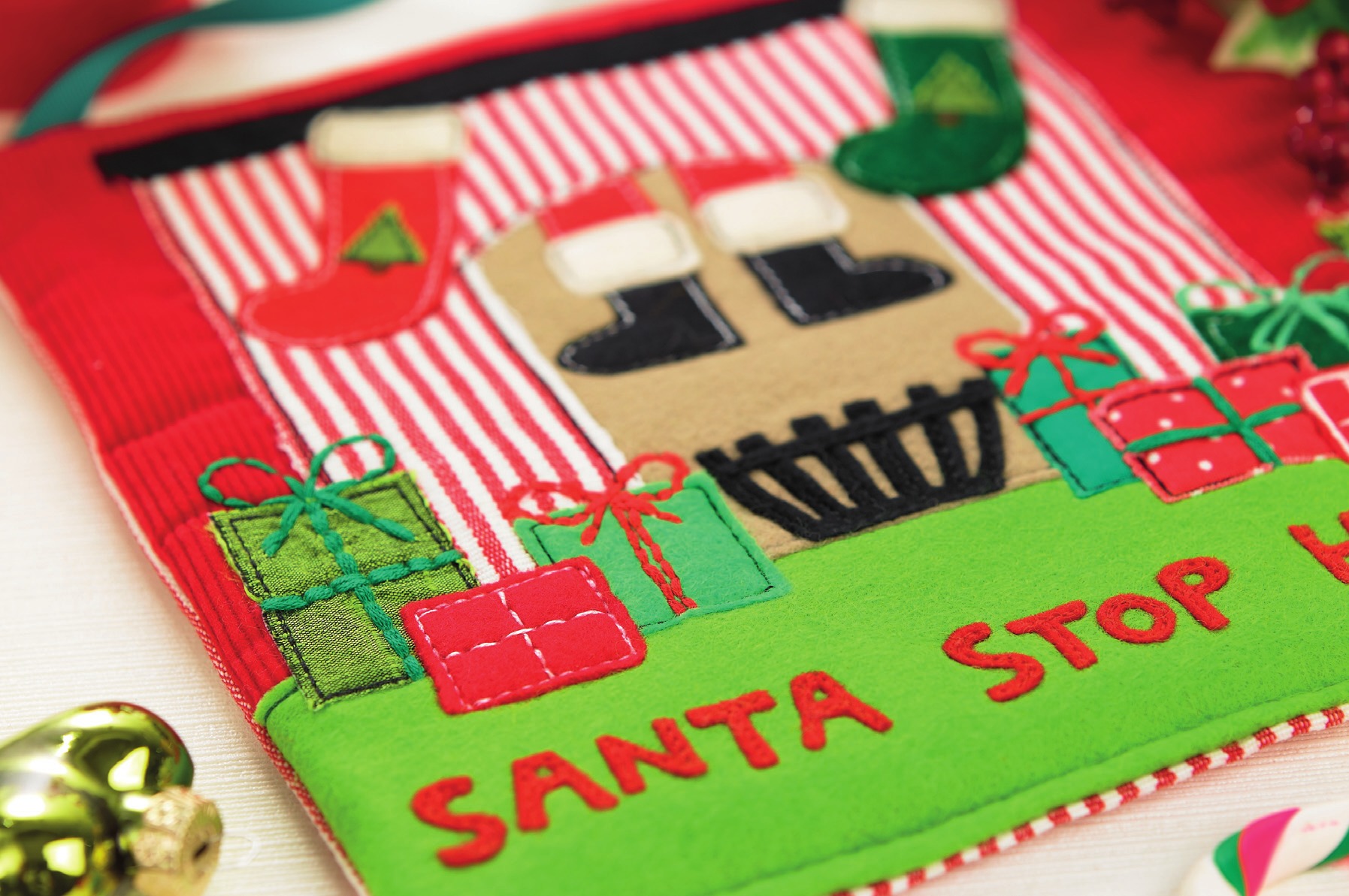 Stitched Santa Sign And Card